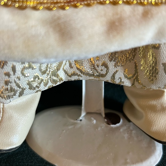 👀 HUGE SALE! VINTAGE ACCENTS OCCASIONS 2000 AUTHENTIC COLLECTIBLE EDITION DOLL - Picture 12 of 12